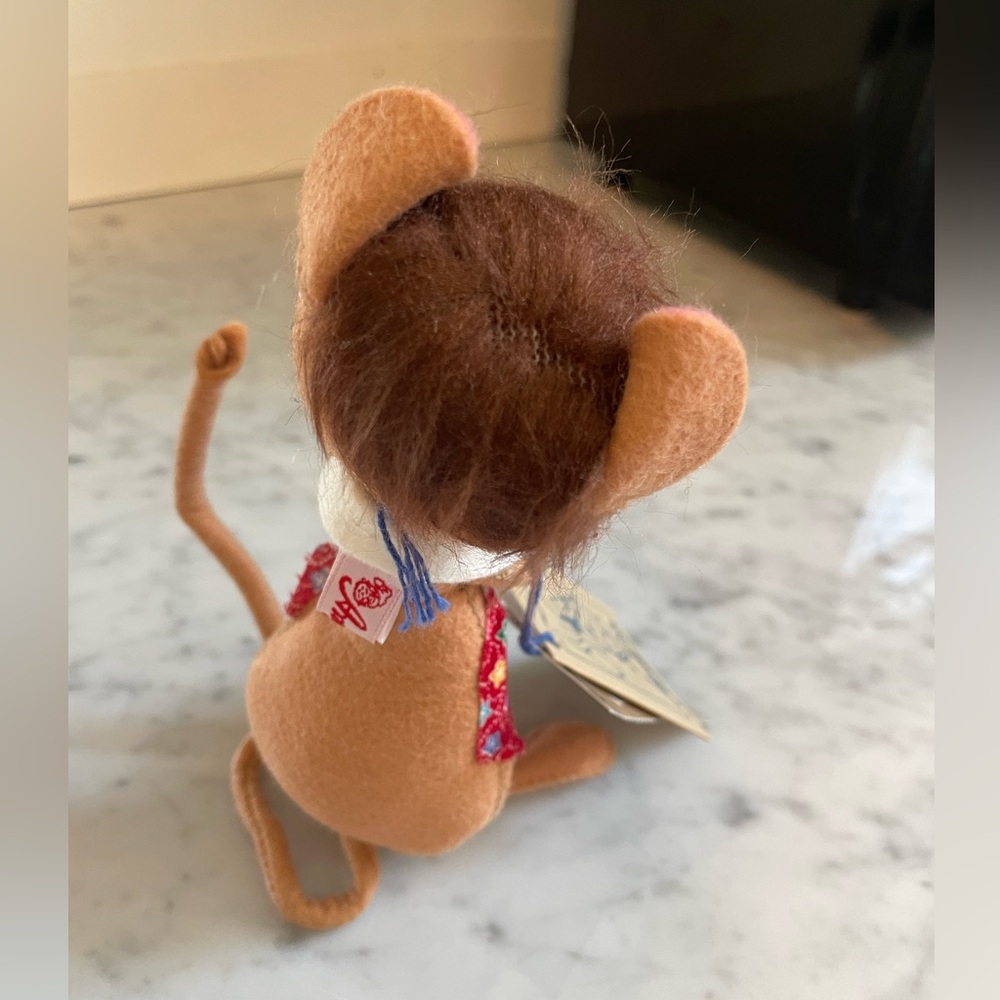 Annalee Valentine Mouse with Gift 1998 - Picture 3 of 6